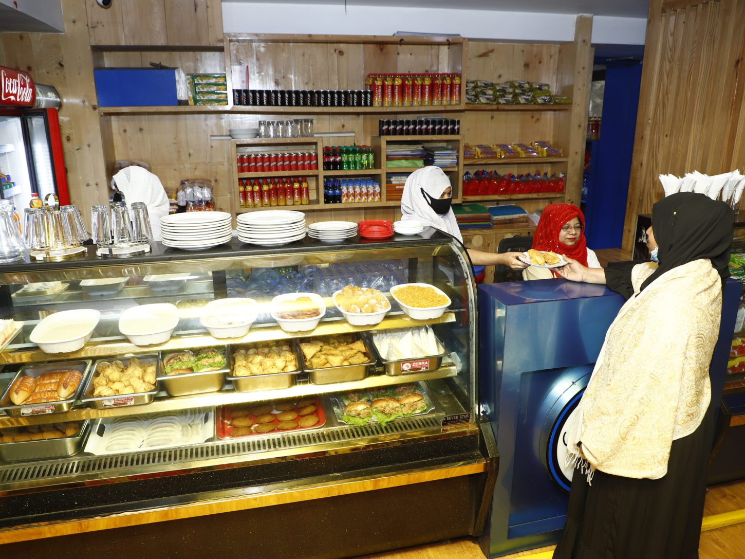 Cafeteria 4 MG 6790 scaled