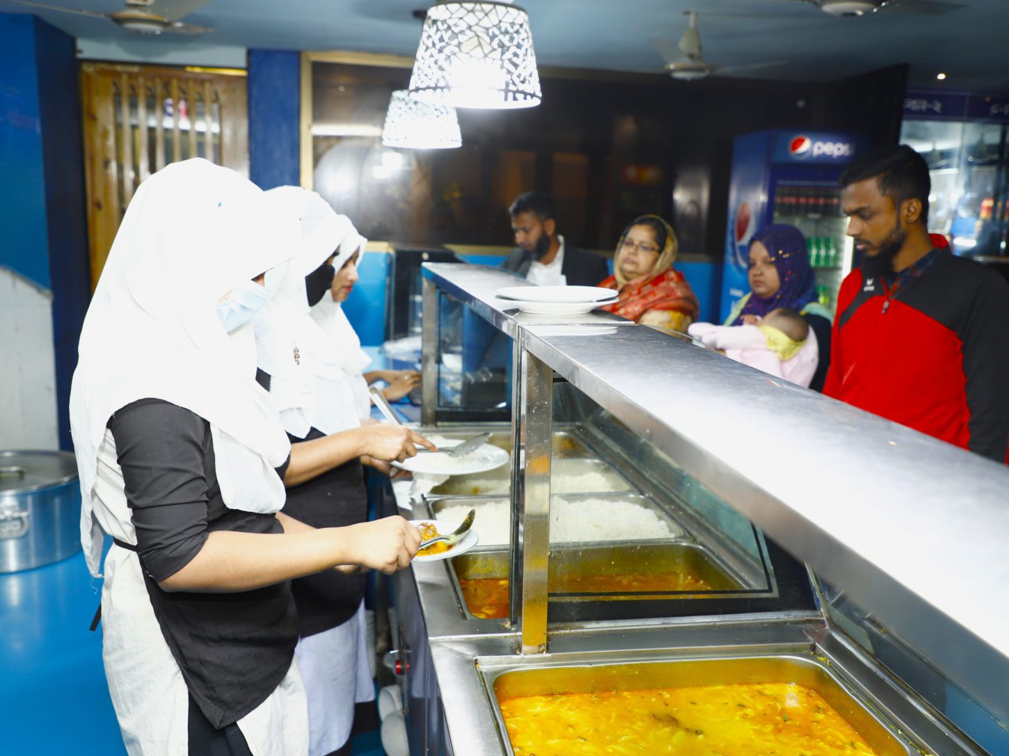 Cafeteria 5 MG 6806 scaled